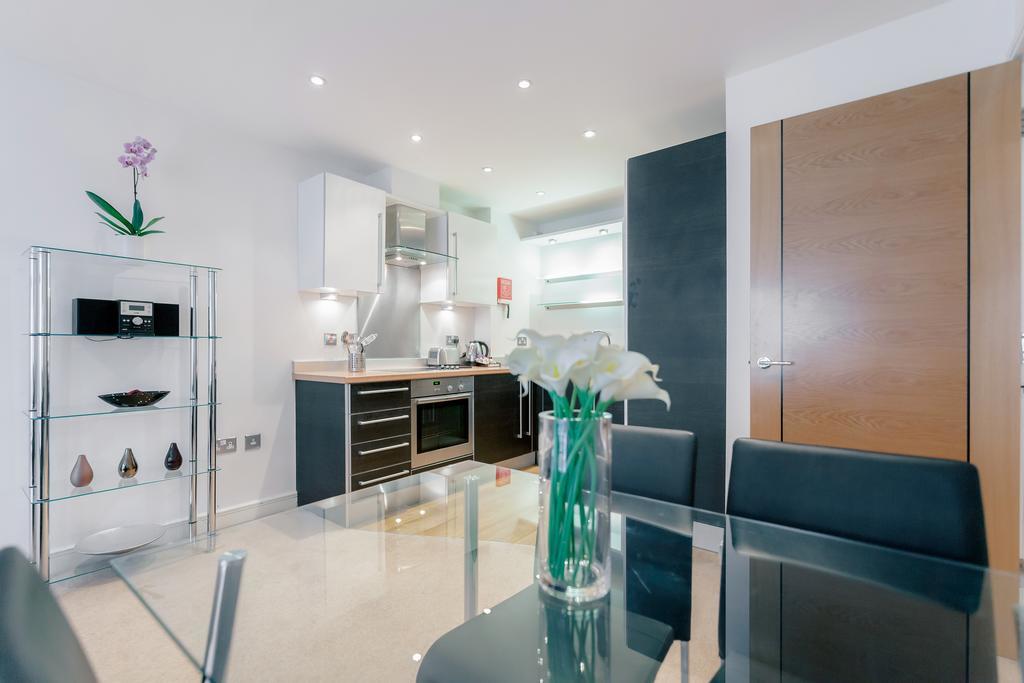 Roomspace Serviced Apartments - Abbot'S Yard Guildford Exterior photo